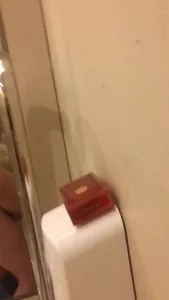 商场洗手间实拍。开胃菜。